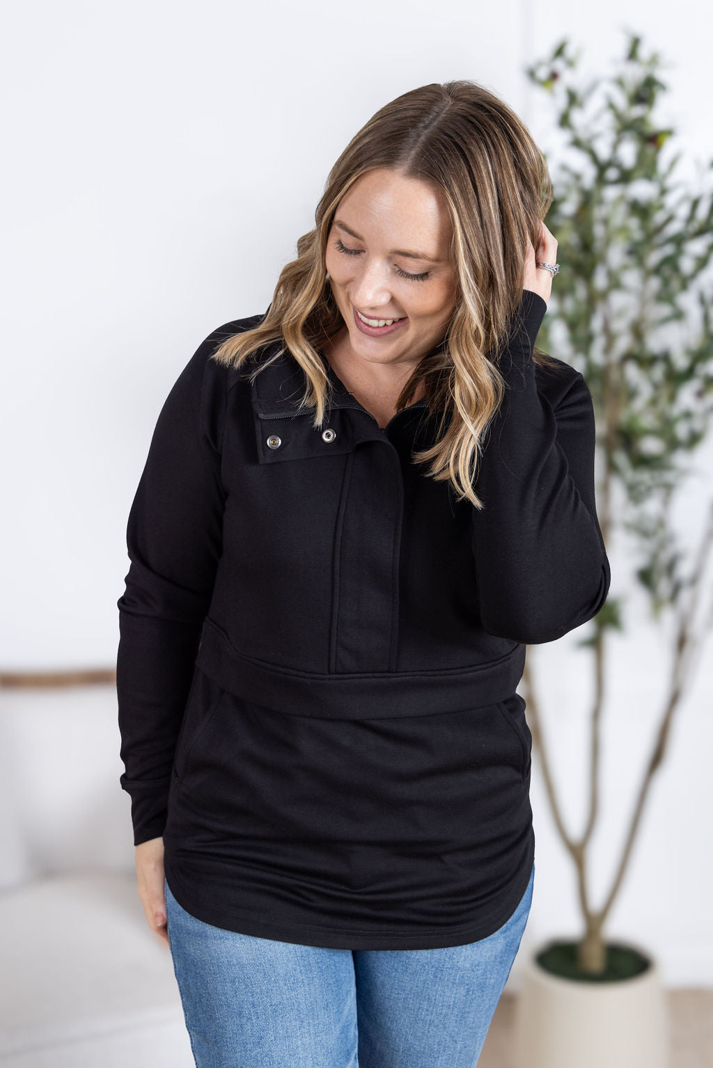 IN STOCK Mia Scuba Halfzip - Black