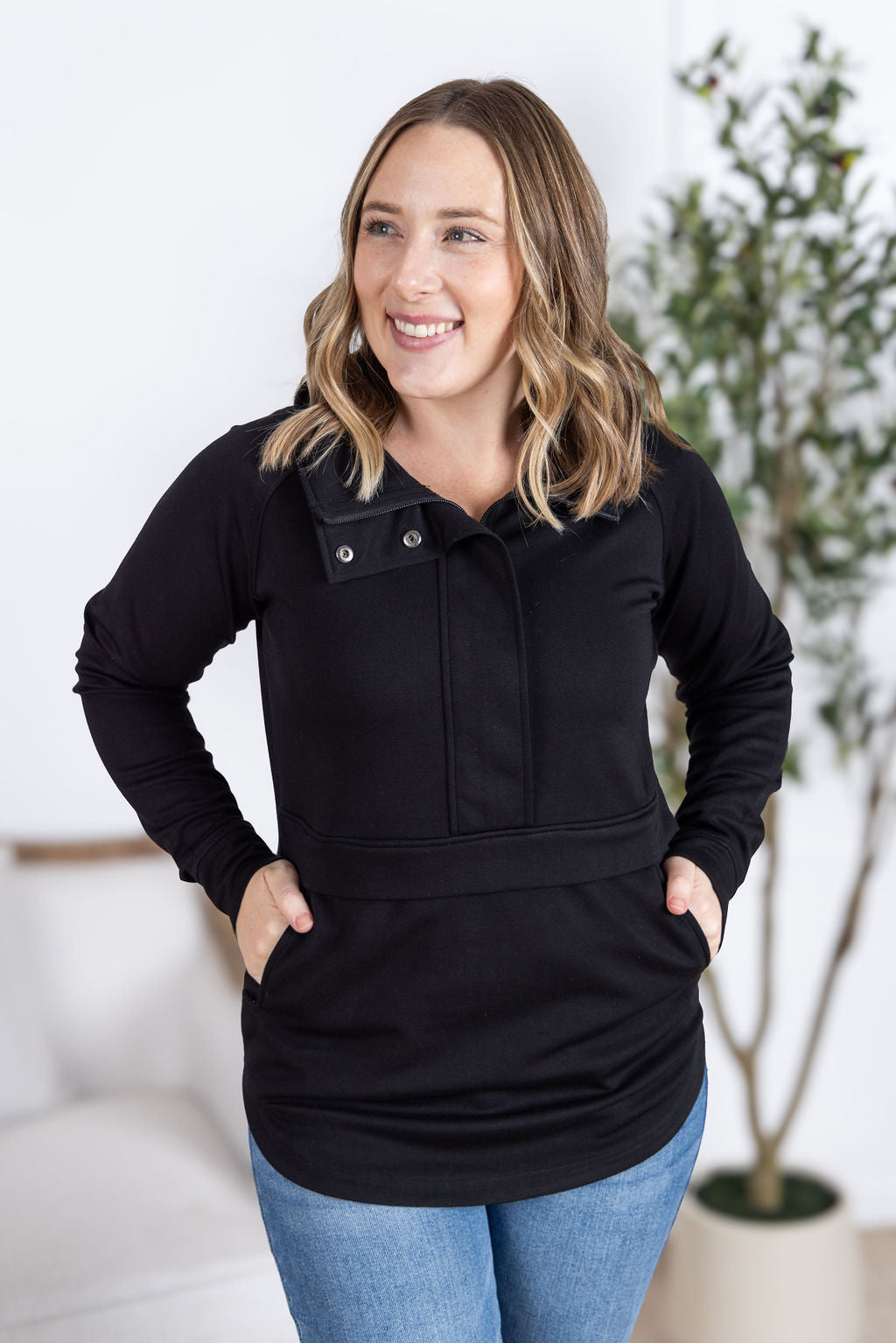 IN STOCK Mia Scuba Halfzip - Black