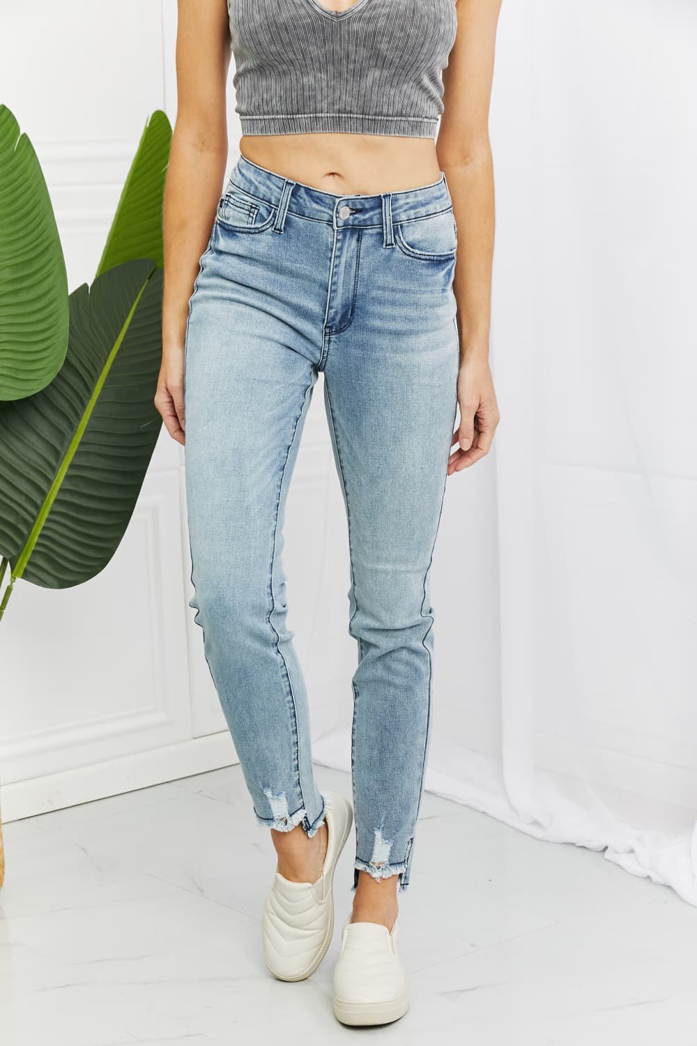 Judy Blue Lily Full Size Relaxed Fit Jeans