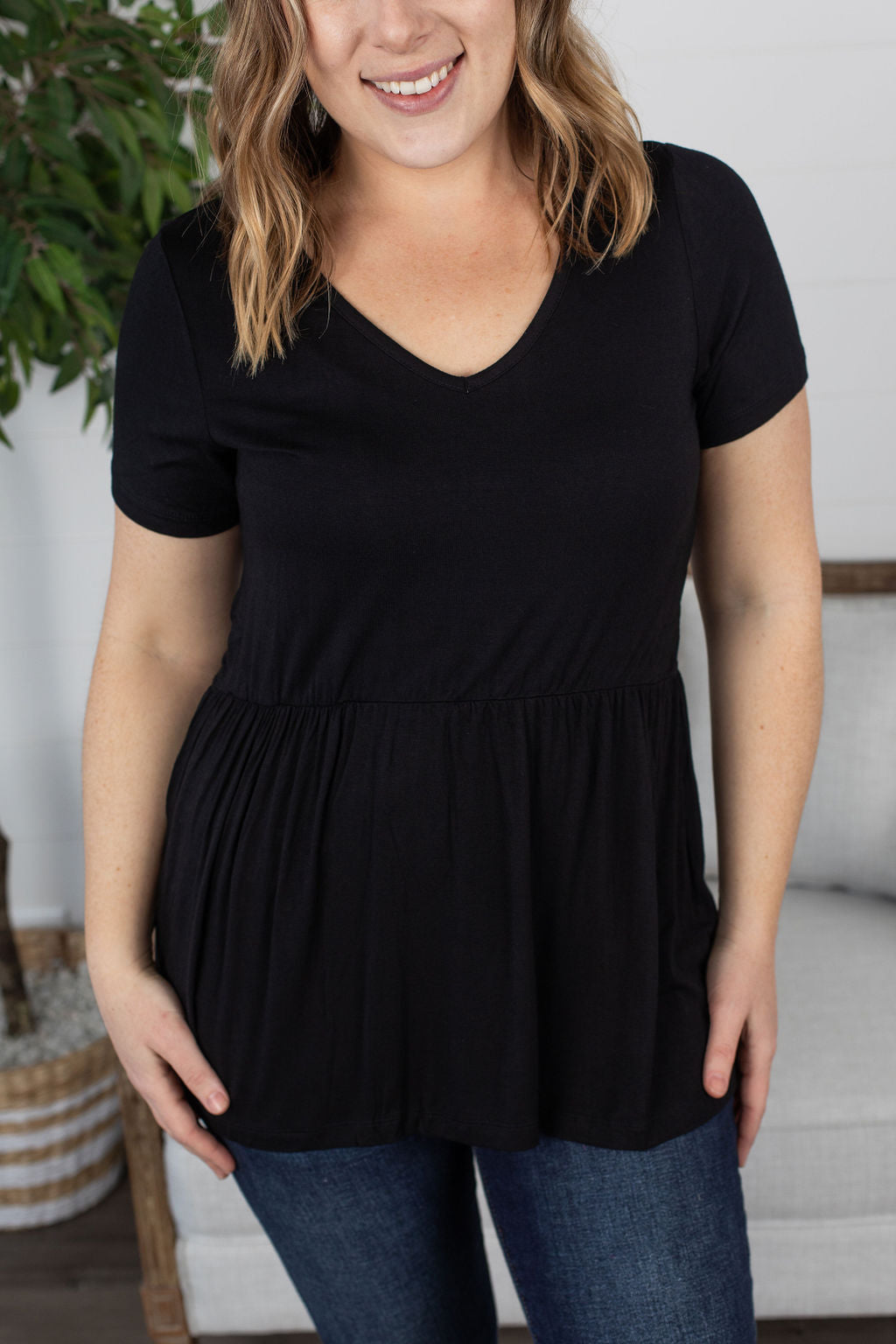 IN STOCK Sarah Ruffle Top - Black – Inspired Confidence Boutique